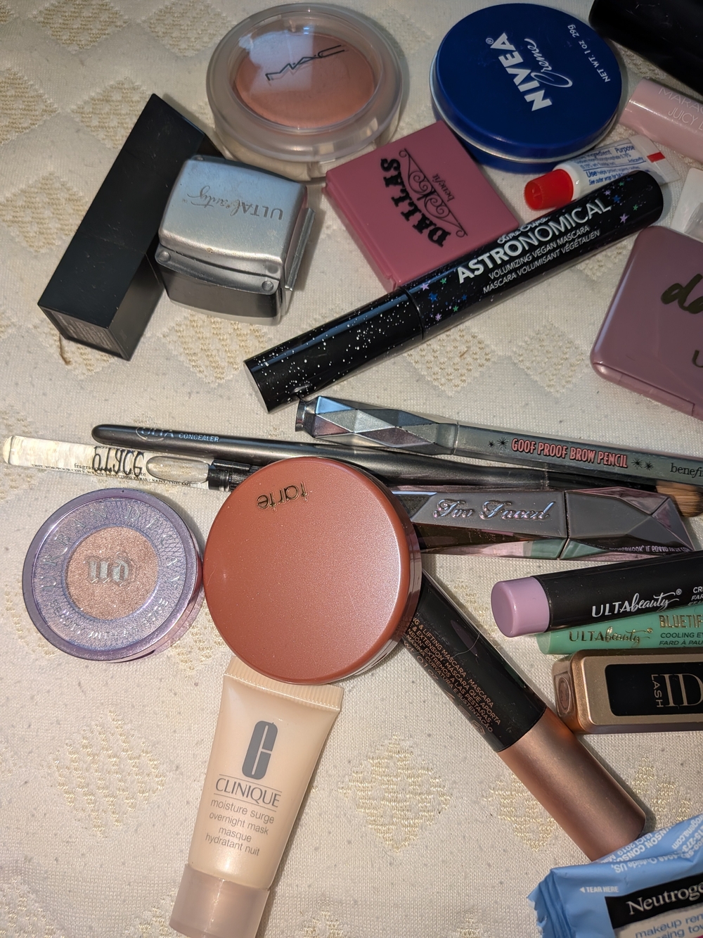 Premium Beauty Bundle - Picture 2 of 5